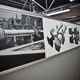 Экспозиция на входе в сборочный цех Sinus Jevi (г. Медемблик, Нидерланды)