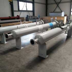 Сосуды высокого давления и нагревательные связки перед финальным этапом сборки