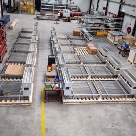 Нагревательные батареи ожидают отправки из сборочного цеха